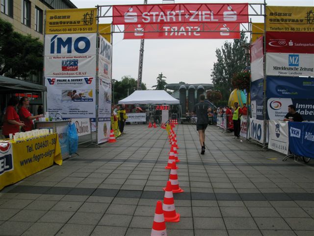 ../Images/BenefizlaufMerseburg2010 (111).jpg